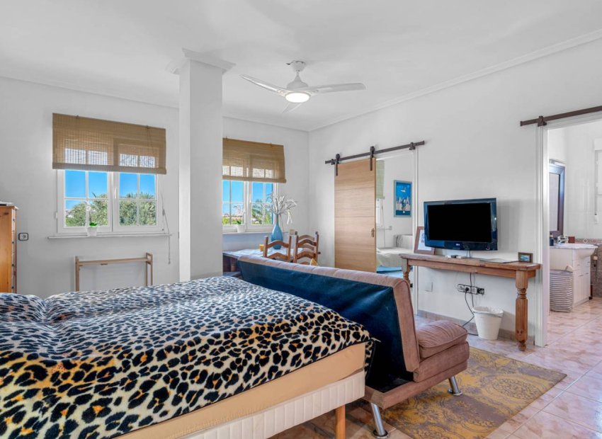 Resale - Country House - Los Montesinos