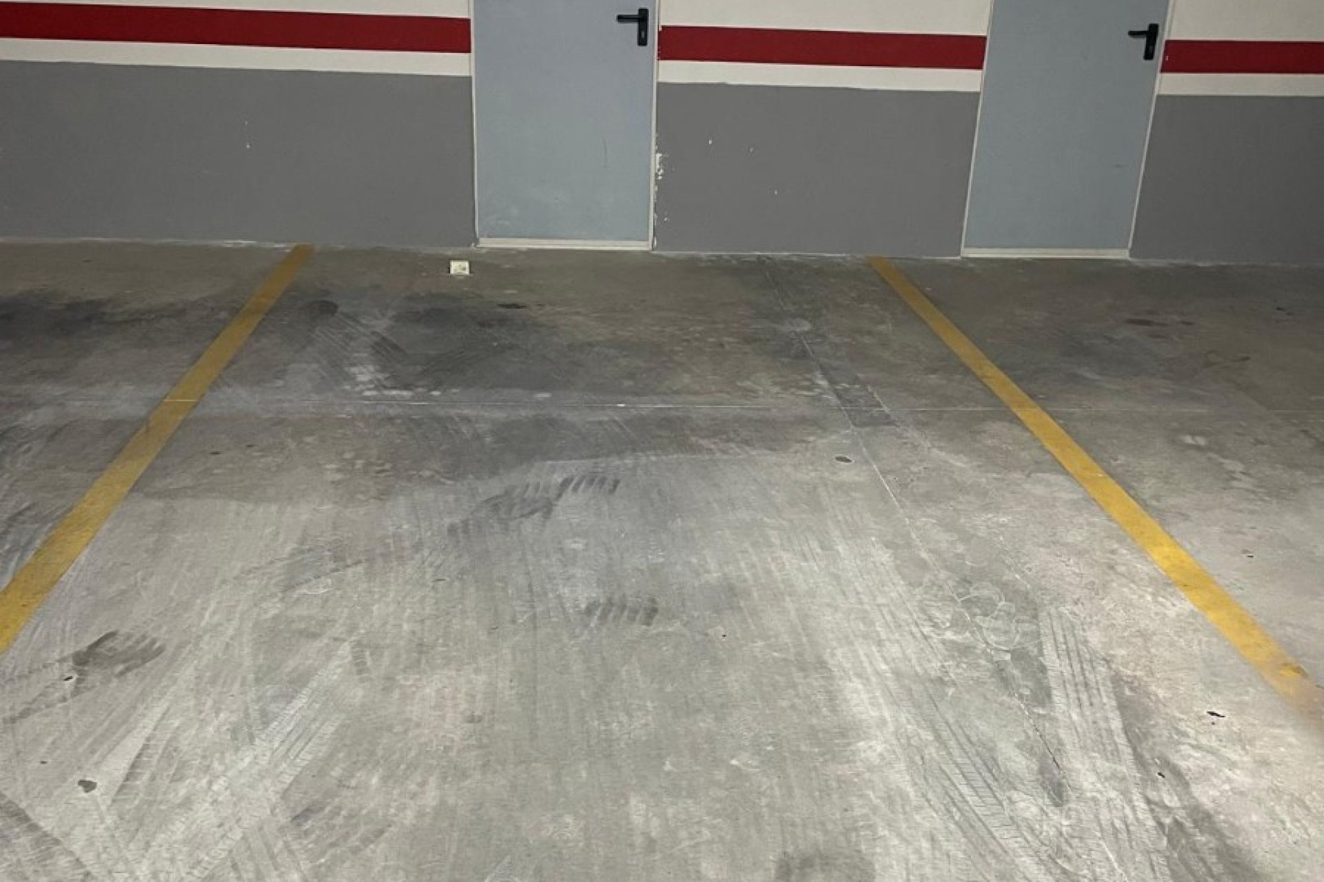 Resale - Garage - Mil Palmeras