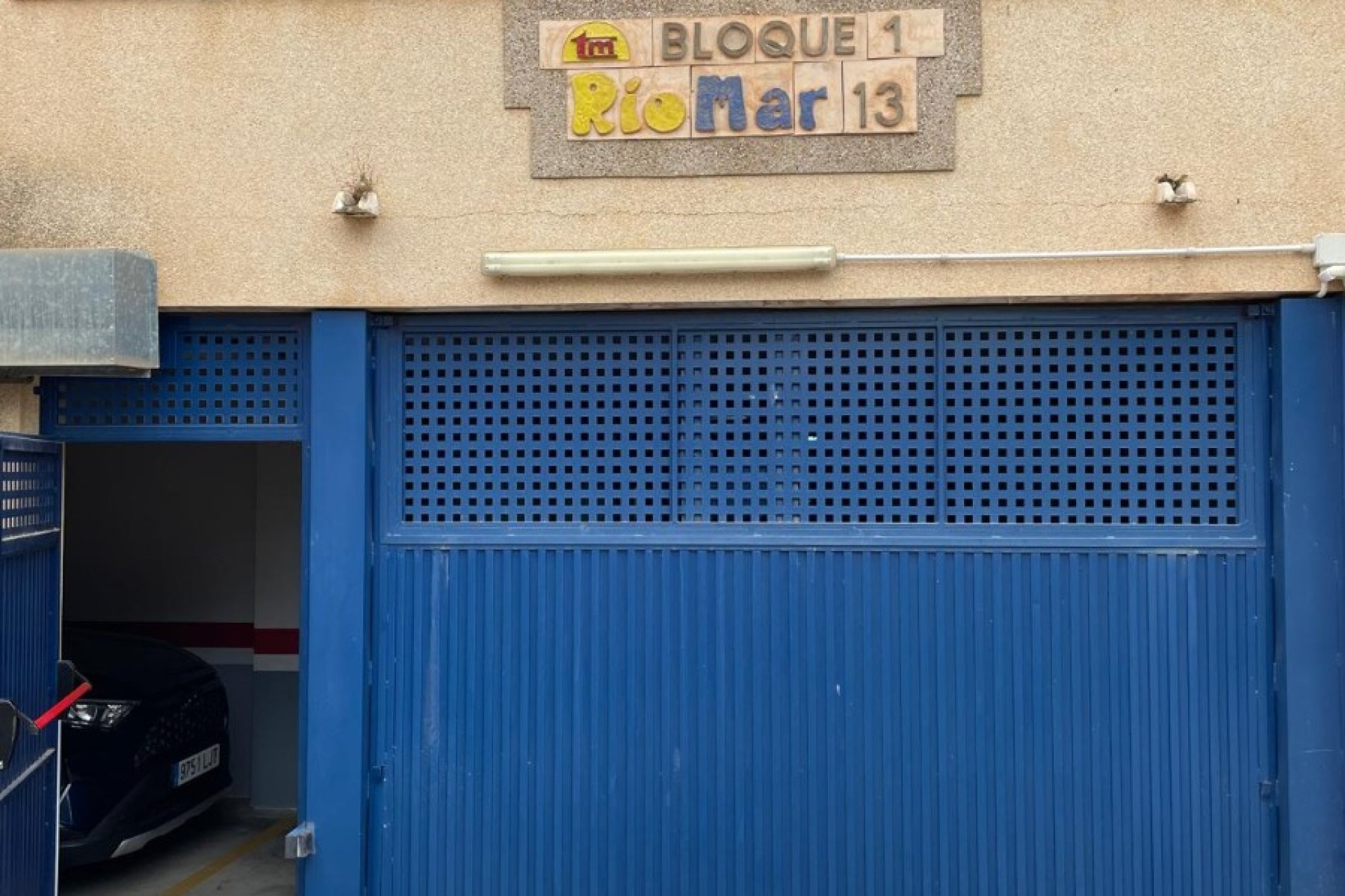 Resale - Garage - Mil Palmeras