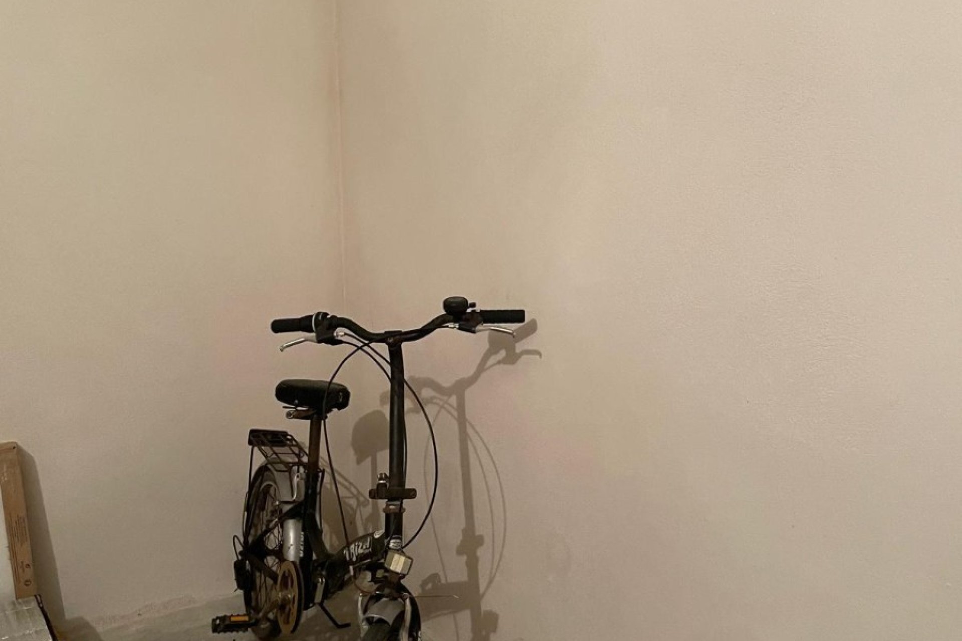 Resale - Garage - Mil Palmeras