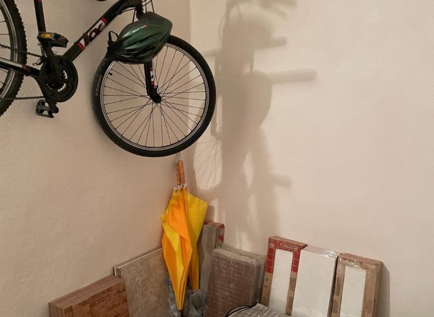 Resale - Garage - Mil Palmeras