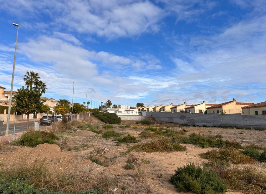 Resale - Plot / Land - La Marina - San Fulgencio