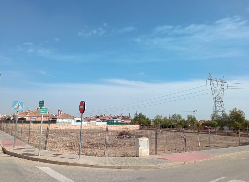 Resale - Plot / Land - Los Montesinos - La Herrada
