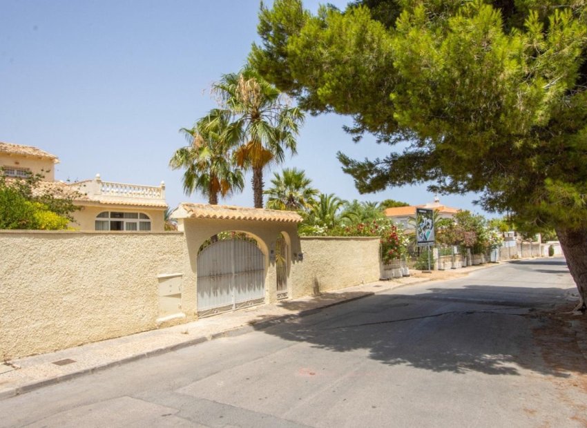 Resale - Plot / Land - Orihuela Costa - La Zenia