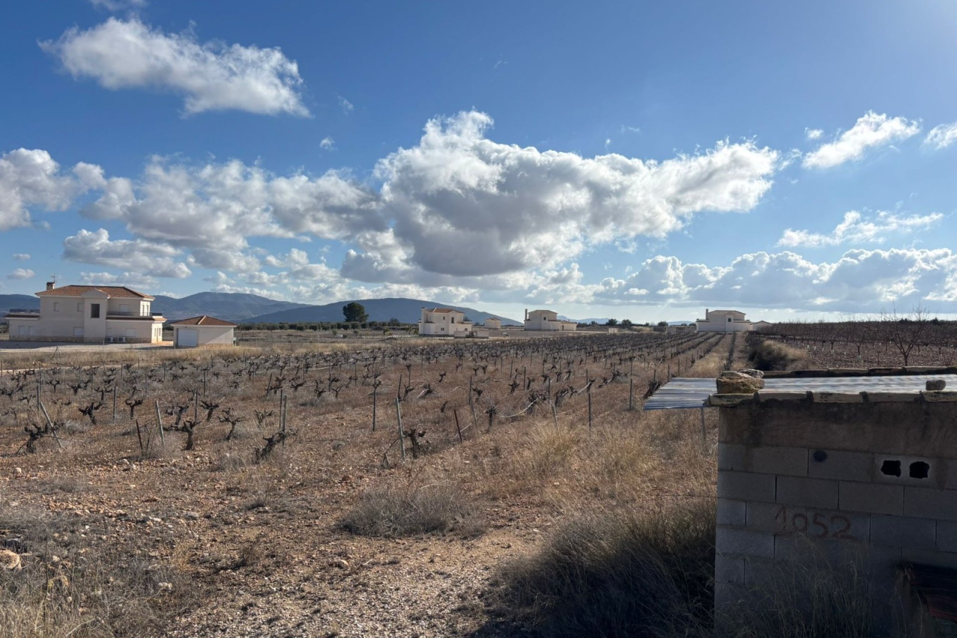 Resale - Plot / Land - Pinoso - el Pinós / Pinoso