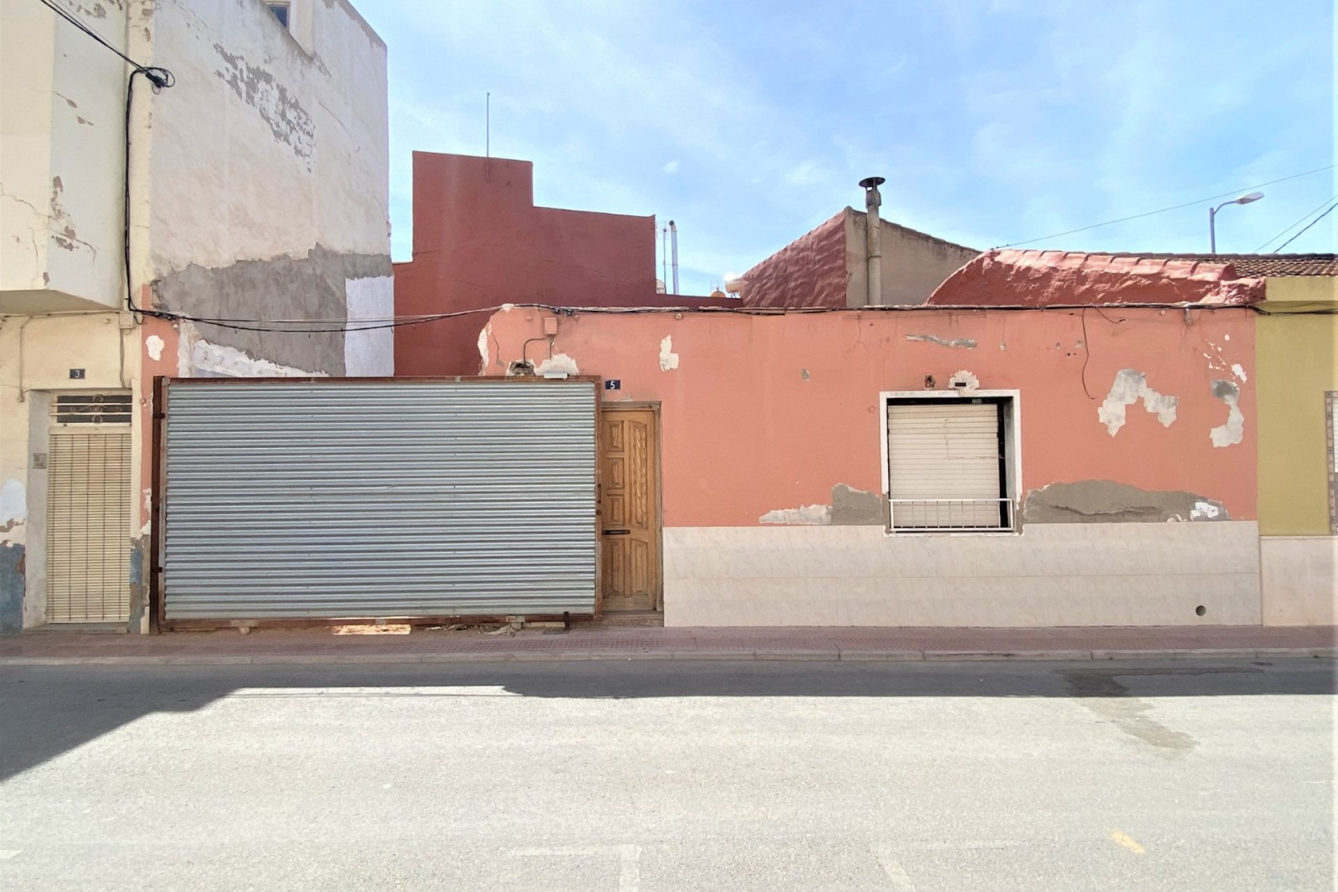 Resale - Plot / Land - Sax