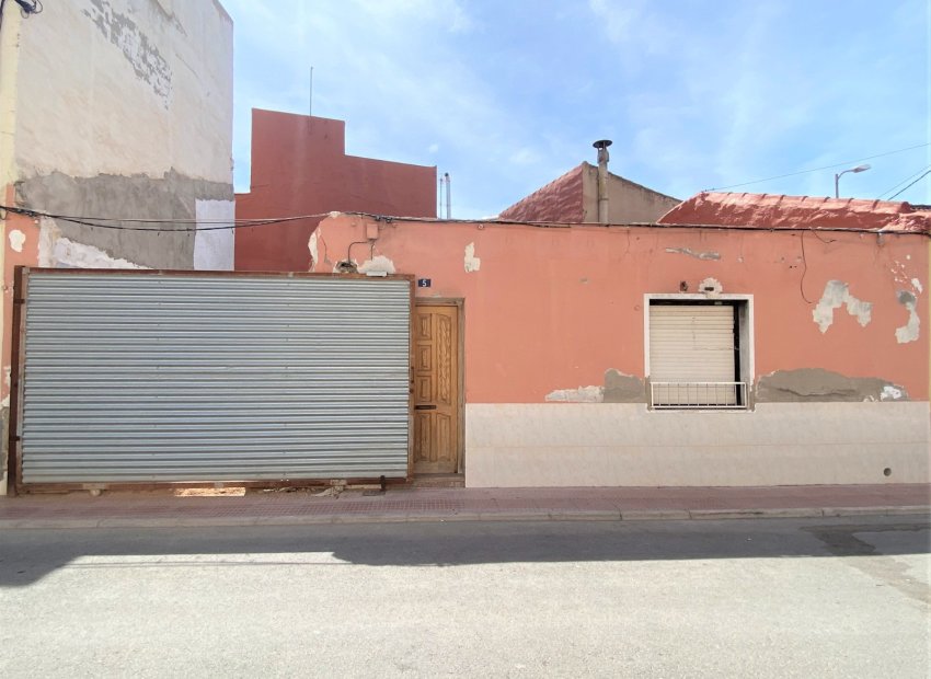 Resale - Plot / Land - Sax