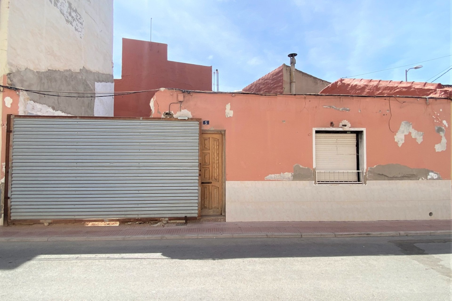 Resale - Plot / Land - Sax