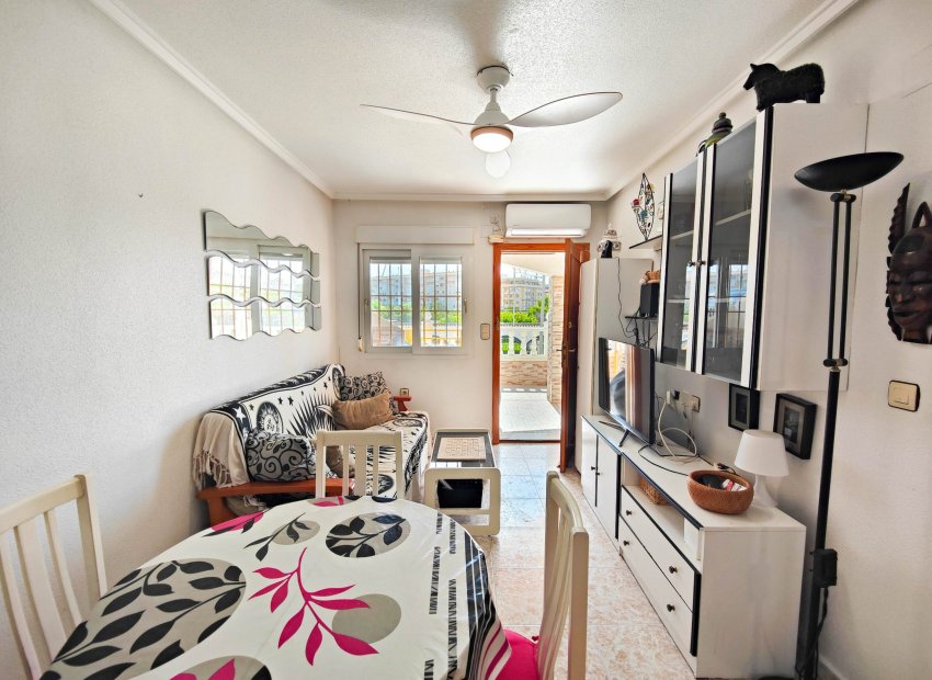 Resale - Top floor bungalow - Torrevieia - La Siesta - El Chaparral - San Luis