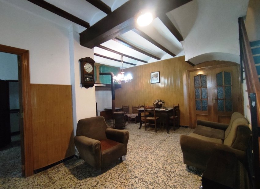 Resale - Townhouse / Duplex / Corner - Agres - town