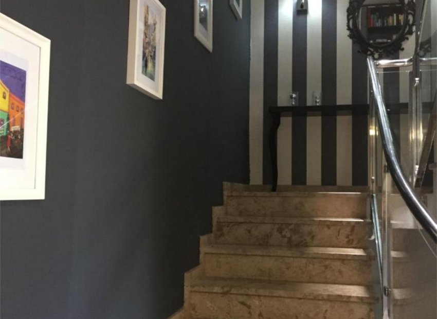 Resale - Townhouse / Duplex / Corner - Alfas del Pí - Colonia Escandinavia-Cautivador