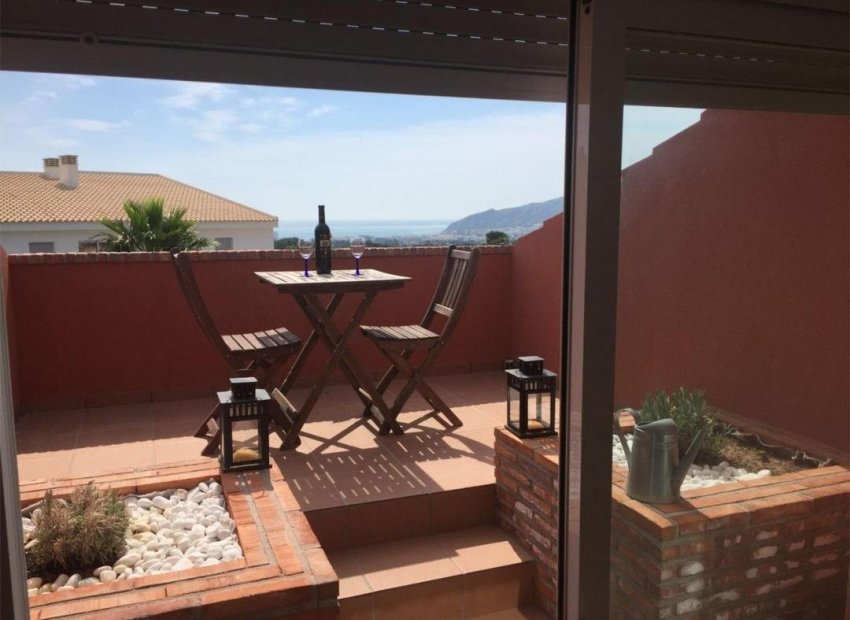 Resale - Townhouse / Duplex / Corner - Alfas del Pí - Colonia Escandinavia-Cautivador