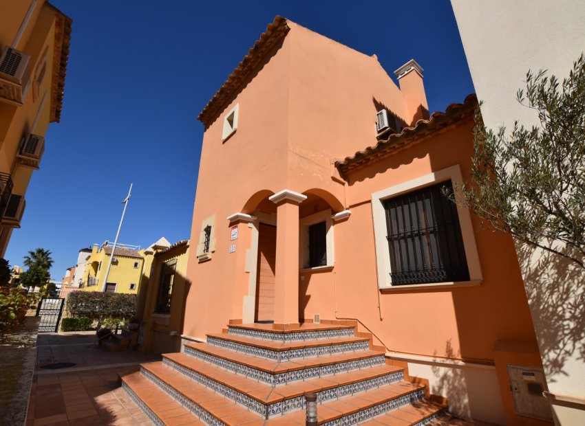 Resale - Townhouse / Duplex / Corner - Algorfa - La finca Golf