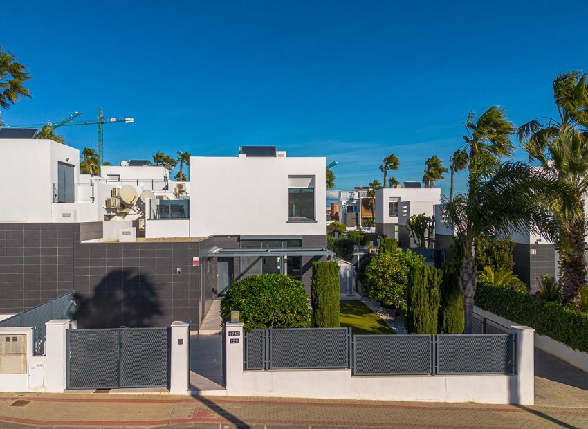 Resale - Townhouse / Duplex / Corner - Algorfa - La finca Golf