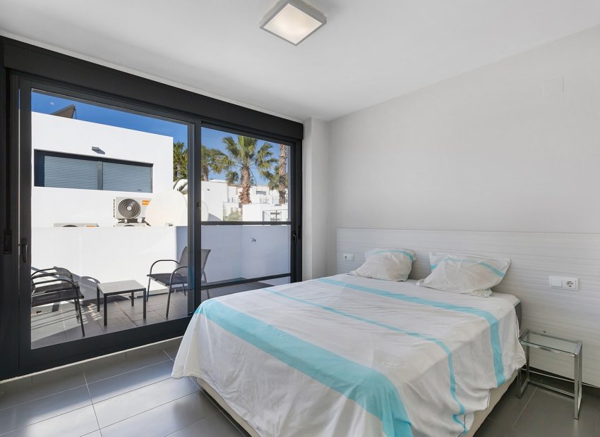 Resale - Townhouse / Duplex / Corner - Algorfa - La finca Golf