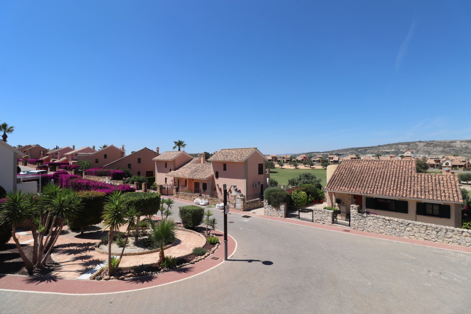 Resale - Townhouse / Duplex / Corner - Algorfa - La finca Golf