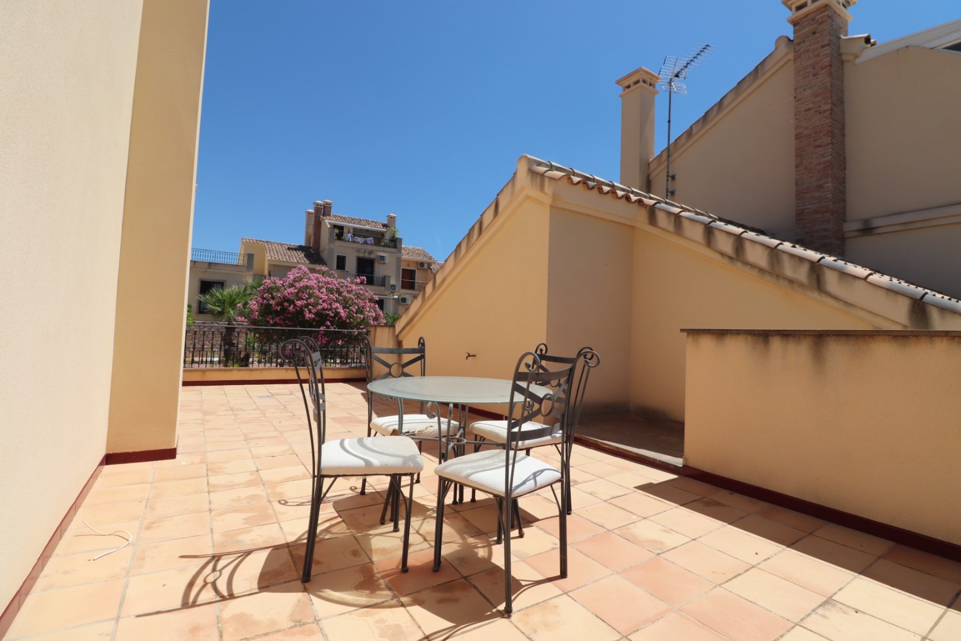 Resale - Townhouse / Duplex / Corner - Algorfa - La finca Golf