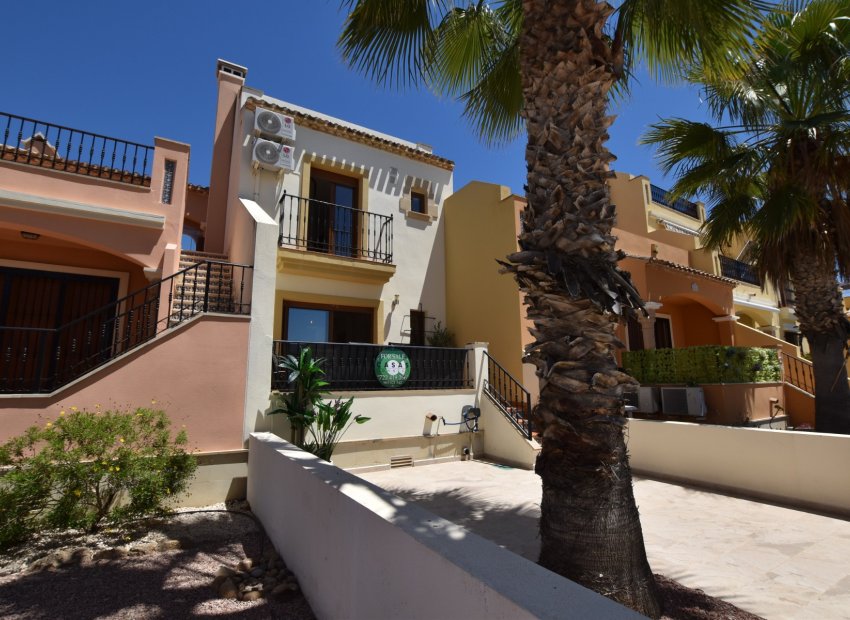 Resale - Townhouse / Duplex / Corner - Algorfa - La finca Golf