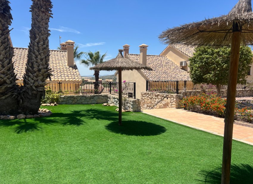 Resale - Townhouse / Duplex / Corner - Algorfa - La finca Golf