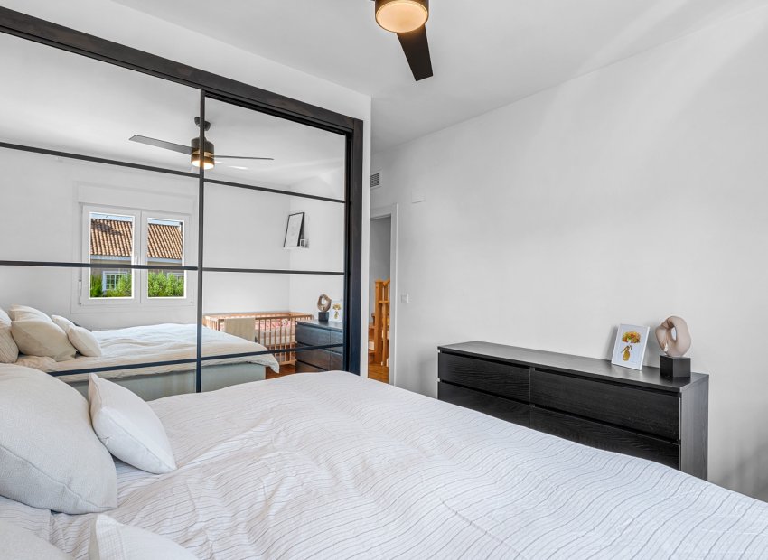Resale - Townhouse / Duplex / Corner - Alicante - Playa San Juan