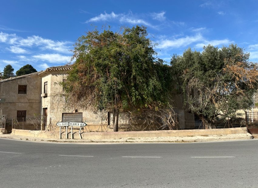 Resale - Townhouse / Duplex / Corner - Blanca