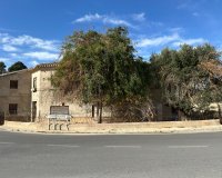 Resale - Townhouse / Duplex / Corner - Blanca