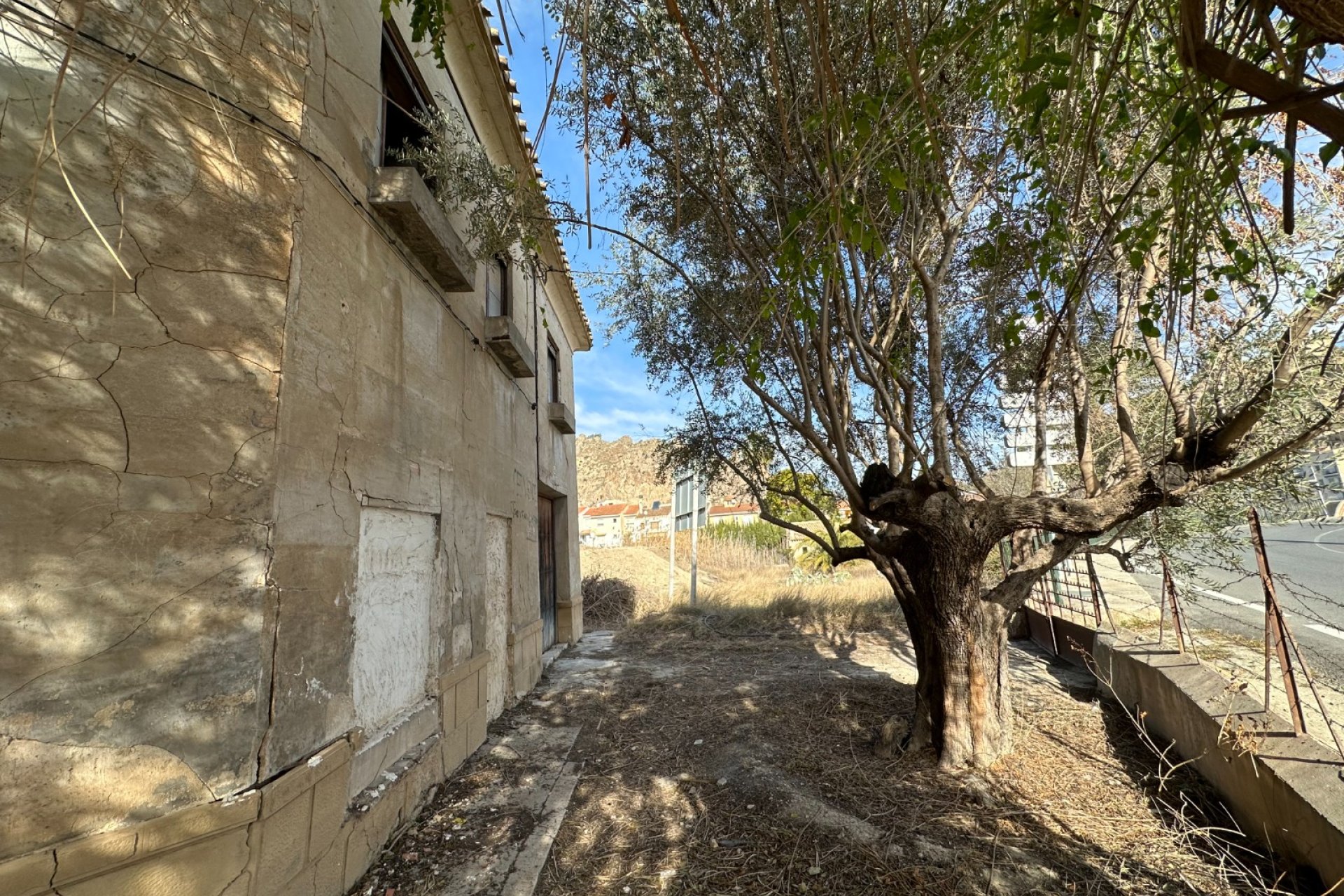 Resale - Townhouse / Duplex / Corner - Blanca