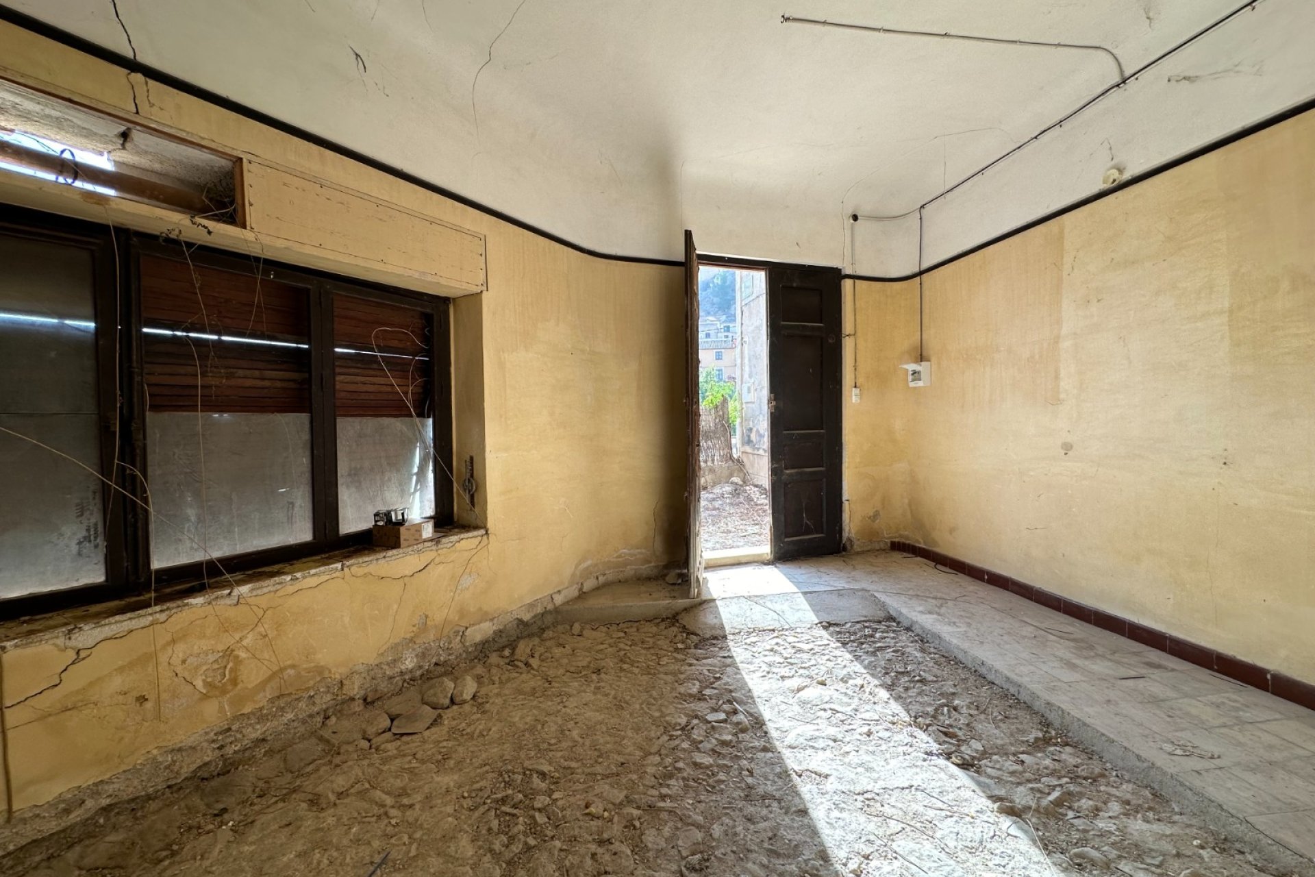 Resale - Townhouse / Duplex / Corner - Blanca