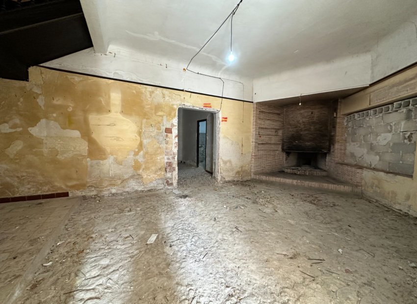 Resale - Townhouse / Duplex / Corner - Blanca