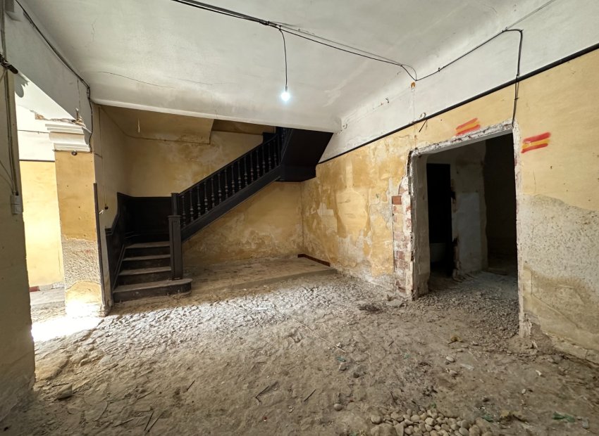 Resale - Townhouse / Duplex / Corner - Blanca