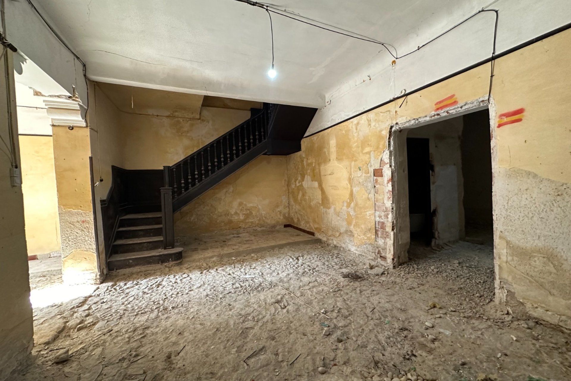 Resale - Townhouse / Duplex / Corner - Blanca