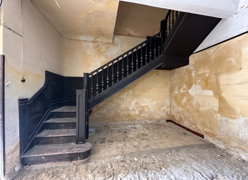 Resale - Townhouse / Duplex / Corner - Blanca