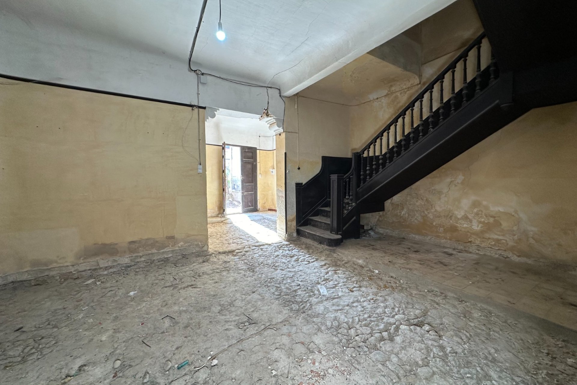 Resale - Townhouse / Duplex / Corner - Blanca