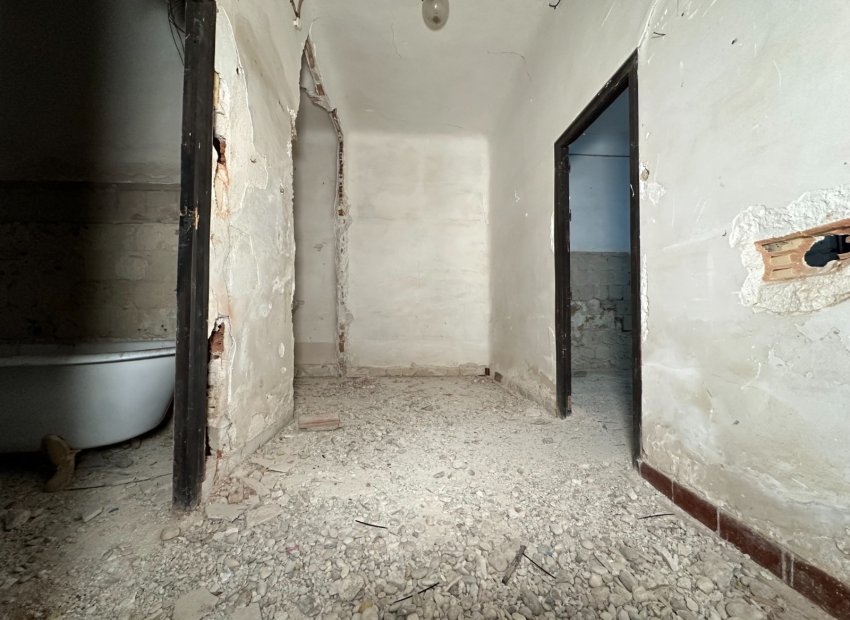 Resale - Townhouse / Duplex / Corner - Blanca