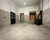 Resale - Townhouse / Duplex / Corner - Blanca