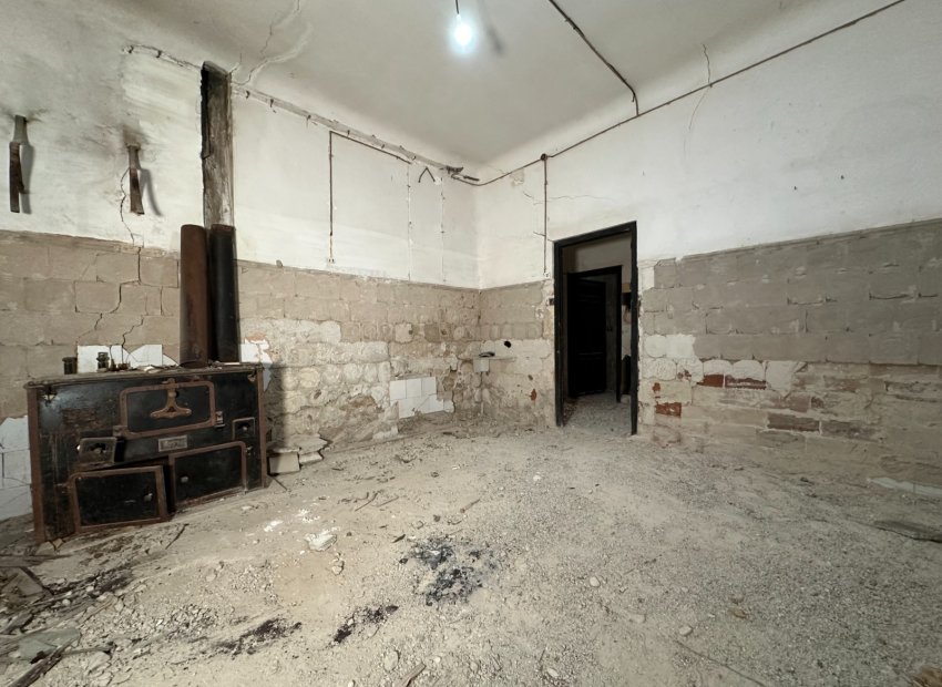 Resale - Townhouse / Duplex / Corner - Blanca