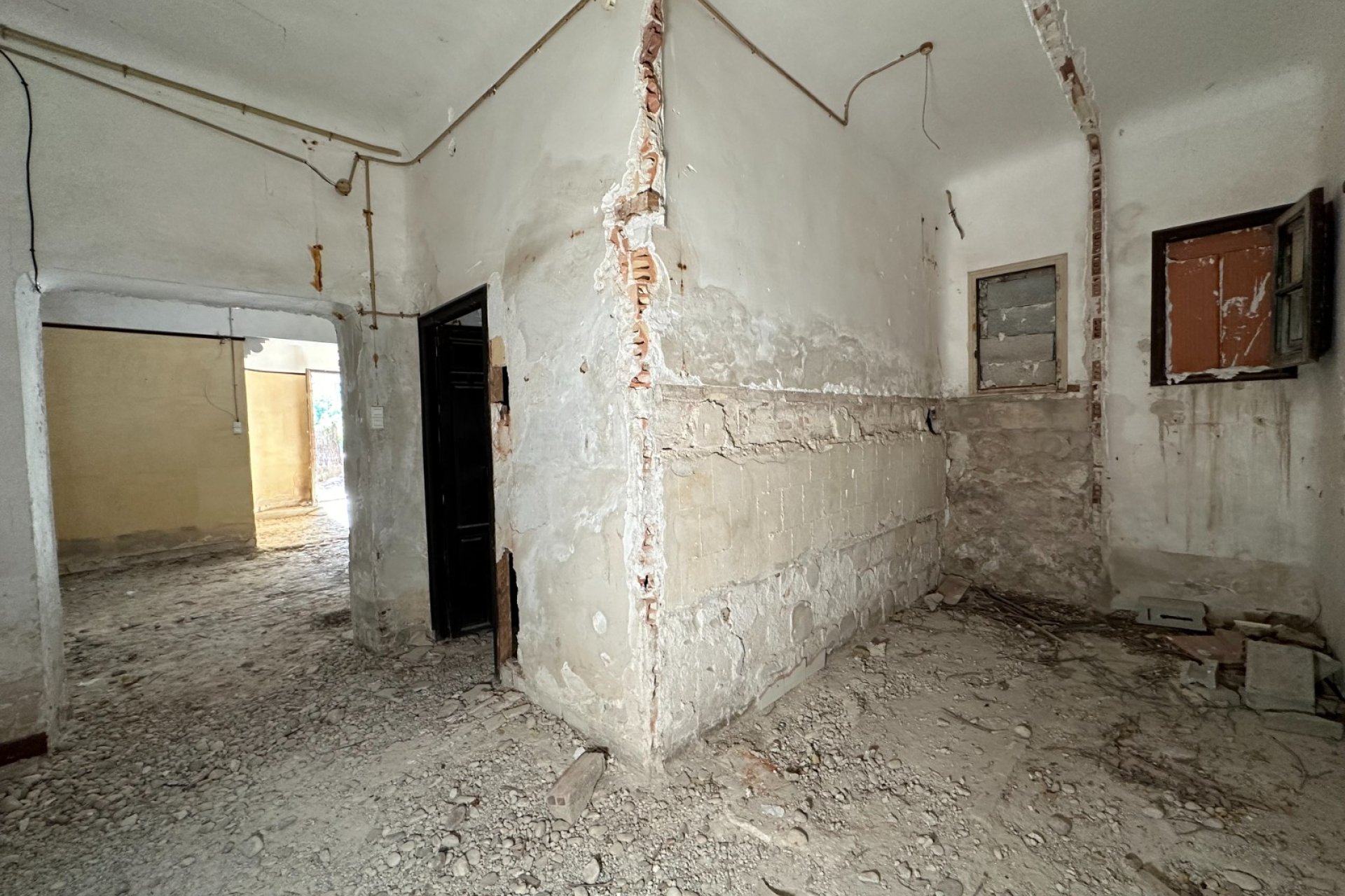 Resale - Townhouse / Duplex / Corner - Blanca