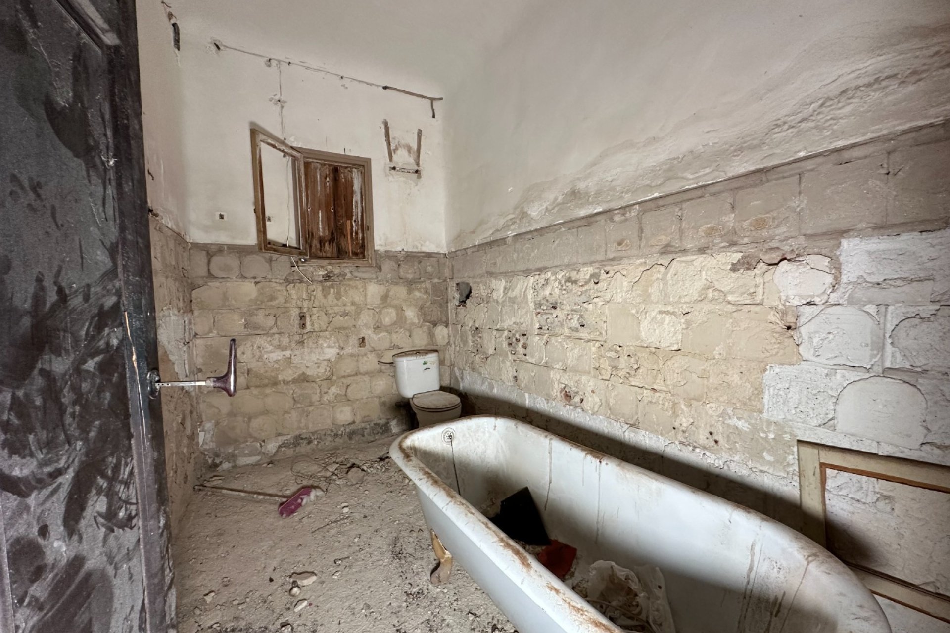 Resale - Townhouse / Duplex / Corner - Blanca