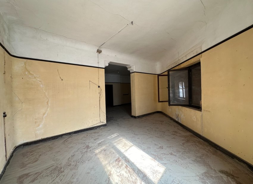 Resale - Townhouse / Duplex / Corner - Blanca