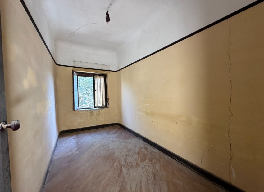 Resale - Townhouse / Duplex / Corner - Blanca