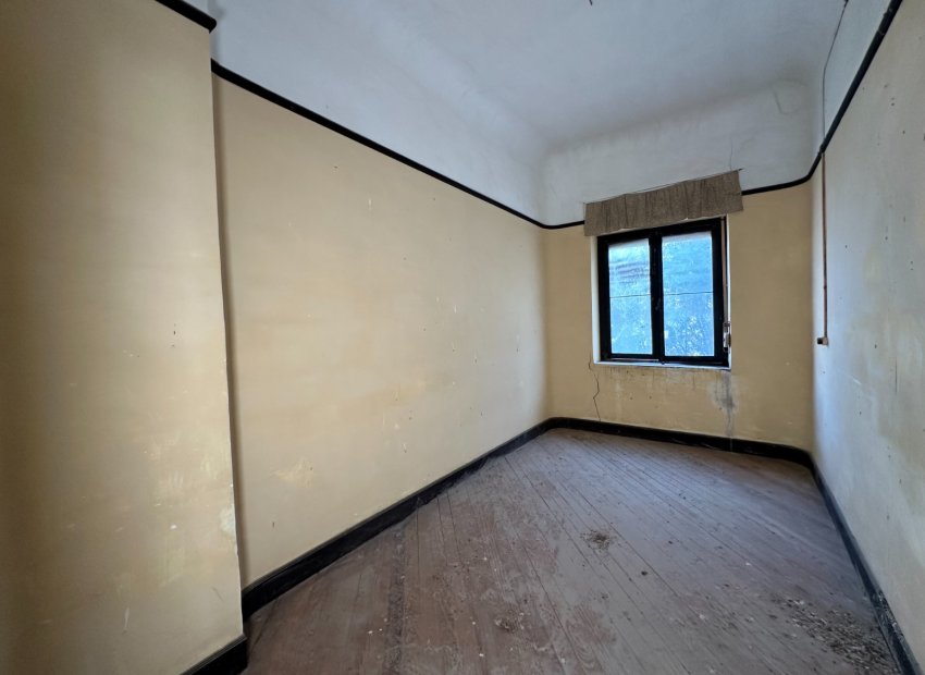 Resale - Townhouse / Duplex / Corner - Blanca