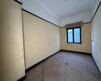 Resale - Townhouse / Duplex / Corner - Blanca