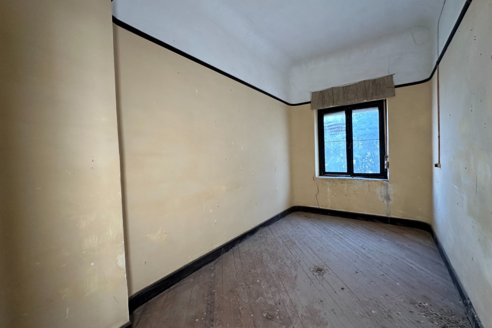 Resale - Townhouse / Duplex / Corner - Blanca