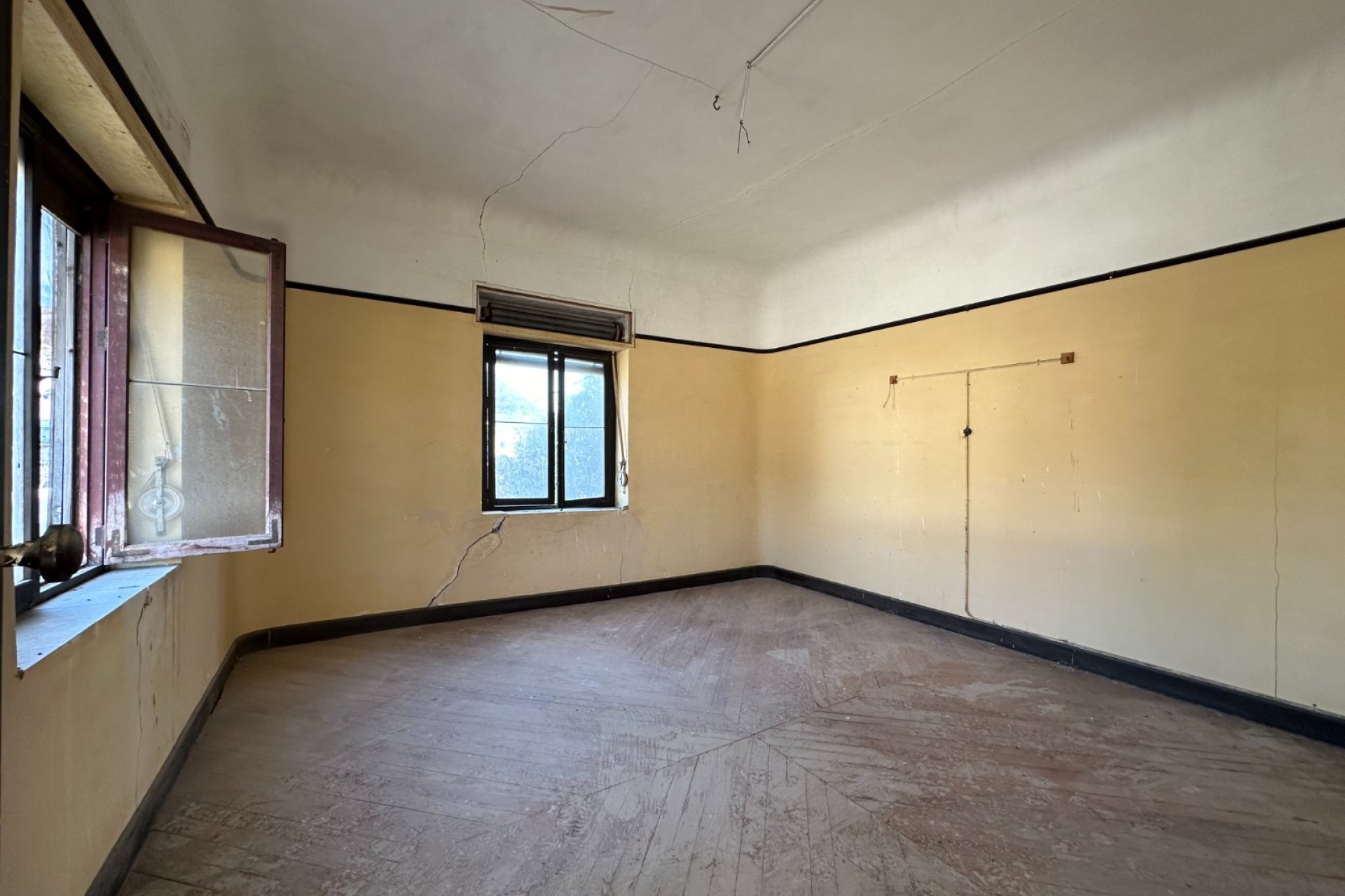 Resale - Townhouse / Duplex / Corner - Blanca