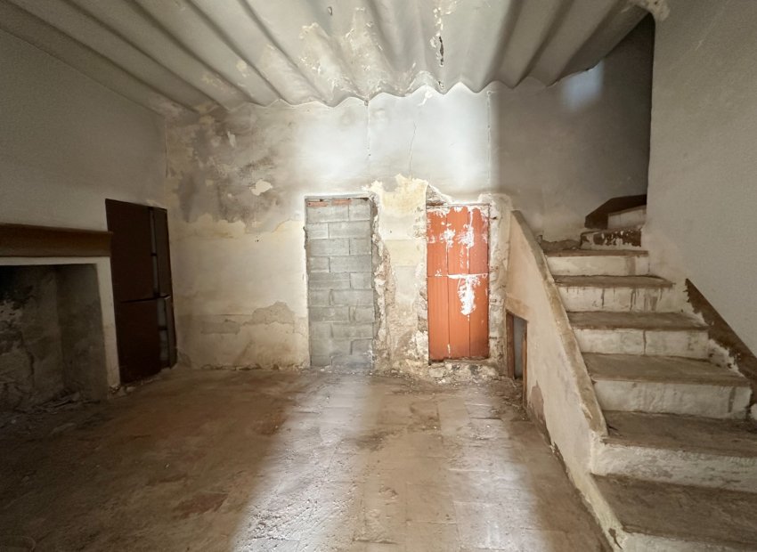 Resale - Townhouse / Duplex / Corner - Blanca