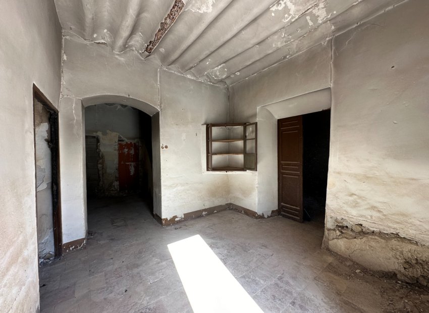 Resale - Townhouse / Duplex / Corner - Blanca