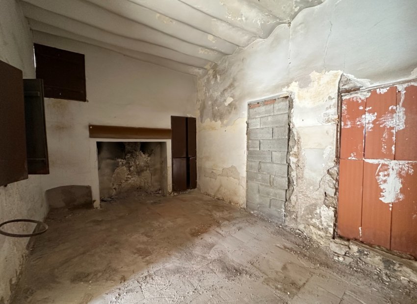 Resale - Townhouse / Duplex / Corner - Blanca