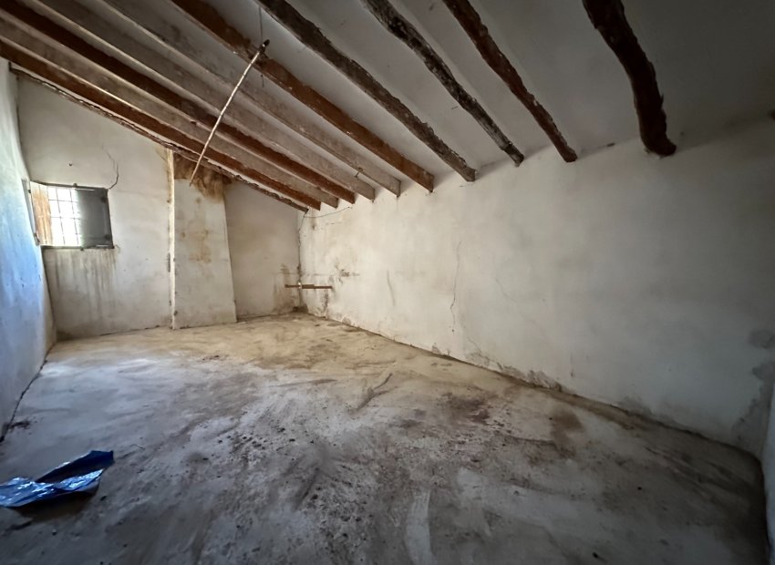 Resale - Townhouse / Duplex / Corner - Blanca