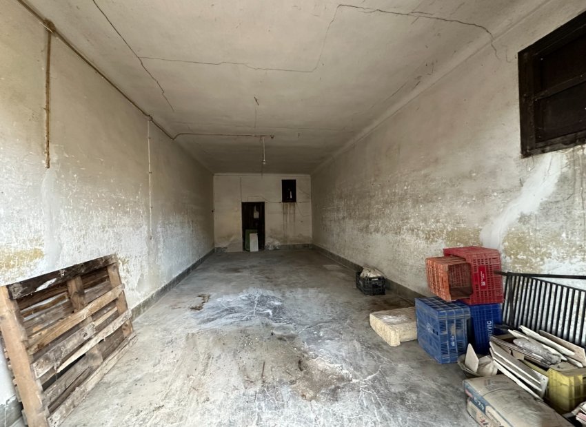 Resale - Townhouse / Duplex / Corner - Blanca