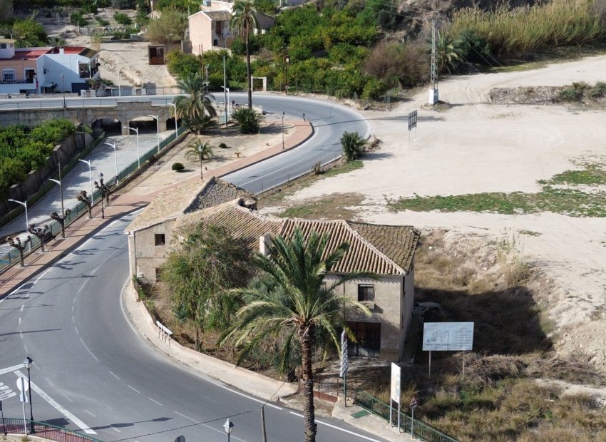 Resale - Townhouse / Duplex / Corner - Blanca